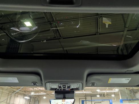 Used 2024 GMC Sierra 2500 Denali w/ Denali Reserve Package image 17