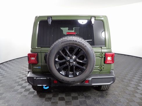 New 2024 Jeep Wrangler Unlimited Sahara w/ Technology Group AWD/4WD image 13