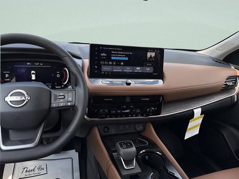 New 2026 Nissan Rogue Platinum AWD/4WD image 18