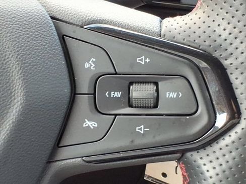 Used 2024 Chevrolet Trax RS w/ Driver Confidence Package FWD image 27