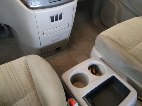 Used 2014 Nissan Quest SV image 26