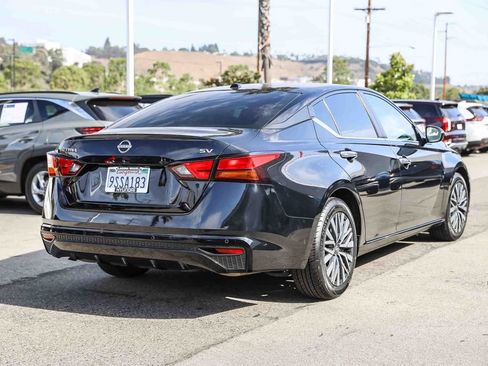 Used 2024 Nissan Altima 2.5 SV FWD image 6