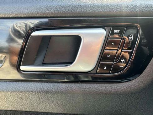 Used 2019 Porsche Cayenne AWD/4WD image 28
