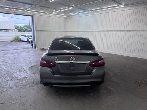 Used 2017 Nissan Altima 2.5 SR w/ Midnight Edition Package FWD image 6