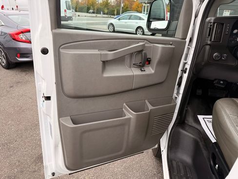 Used 2022 Chevrolet Express 3500 Work Van w/ Driver Convenience Package image 22