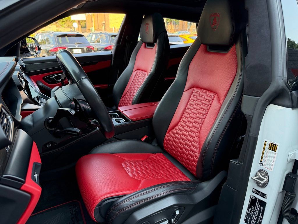 Used 2021 Lamborghini Urus AWD/4WD image 26