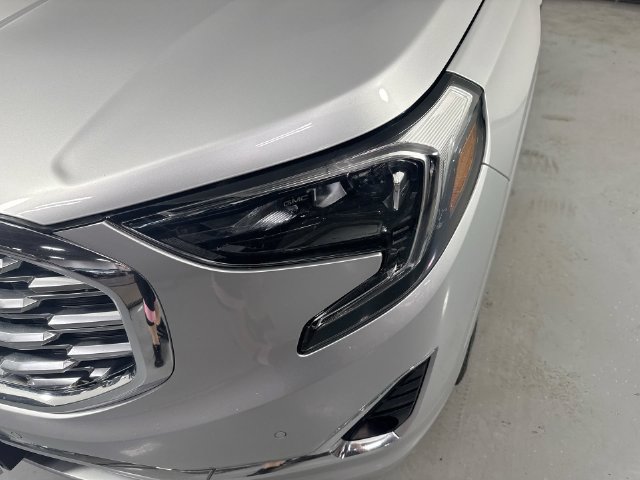 Used 2020 GMC Terrain Denali w/ Denali Premium Package AWD/4WD image 29