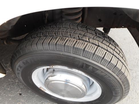 Used 2002 Ford E-350 and Econoline 350 XL image 12