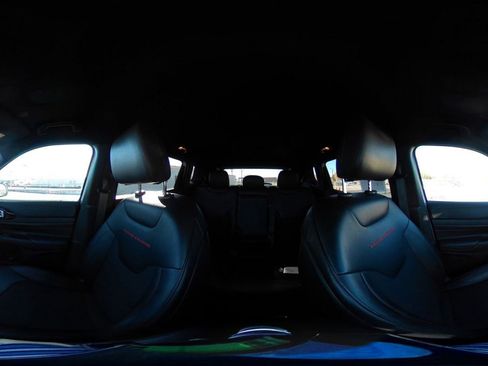 Used 2025 Jeep Compass Trailhawk image 41