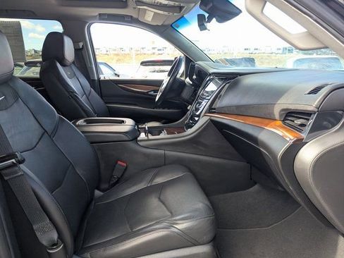 Used 2018 Cadillac Escalade ESV Premium Luxury image 37