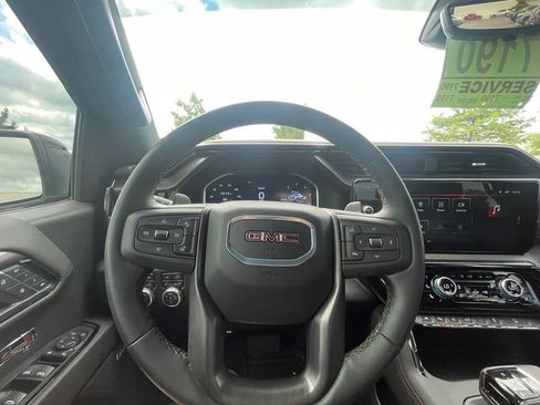 Used 2024 GMC Sierra 1500 AT4 w/ Technology Package AWD/4WD image 12