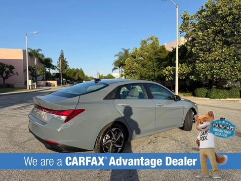 Used 2022 Hyundai Elantra SEL w/ Convenience + Premium Package FWD image 3