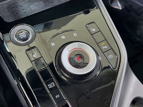 Certified 2023 Kia Niro EX image 17
