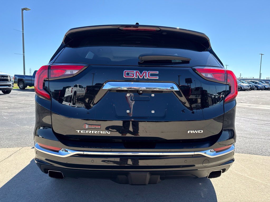 Used 2019 GMC Terrain Denali w/ Advanced Safety Package AWD/4WD image 8