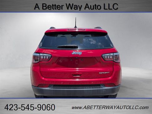 Used 2018 Jeep Compass Sport w/ Tech Group FWD image 4