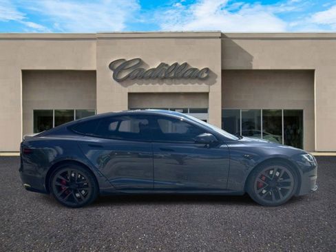 Used 2025 Tesla Model S Plaid image 2