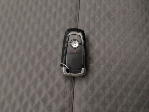 Used 2020 Ford Escape SE FWD image 32
