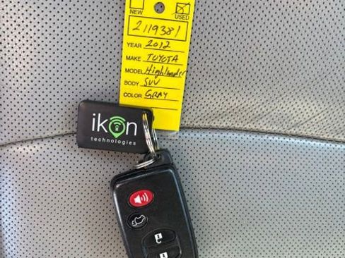 Used 2012 Toyota Highlander Limited image 31