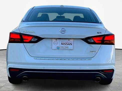 Used 2021 Nissan Altima 2.5 SR w/ SR Premium Package image 6