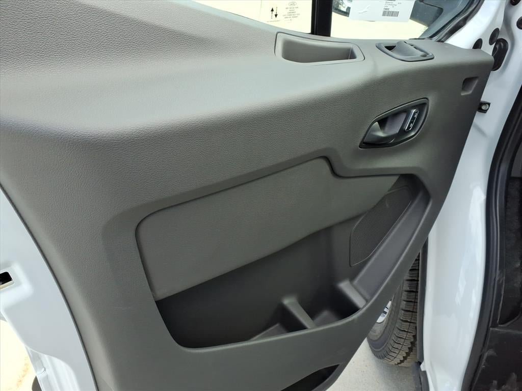 New 2026 Ford Transit 250 148 Medium Roof RWD image 38