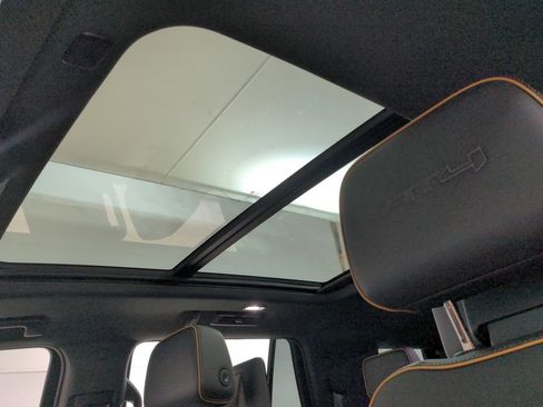 Used 2021 GMC Yukon AT4 w/ AT4 Premium Plus Package AWD/4WD image 18