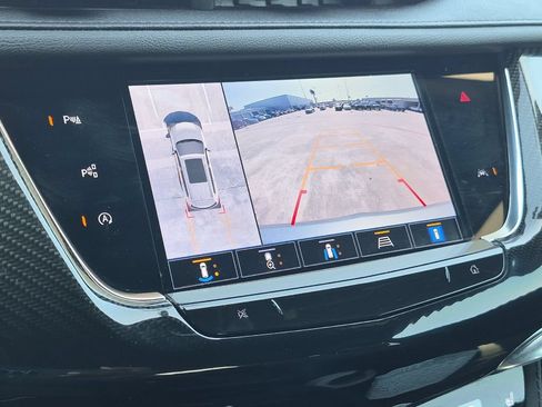 Used 2023 Cadillac XT6 Sport w/ Technology Package AWD/4WD image 20