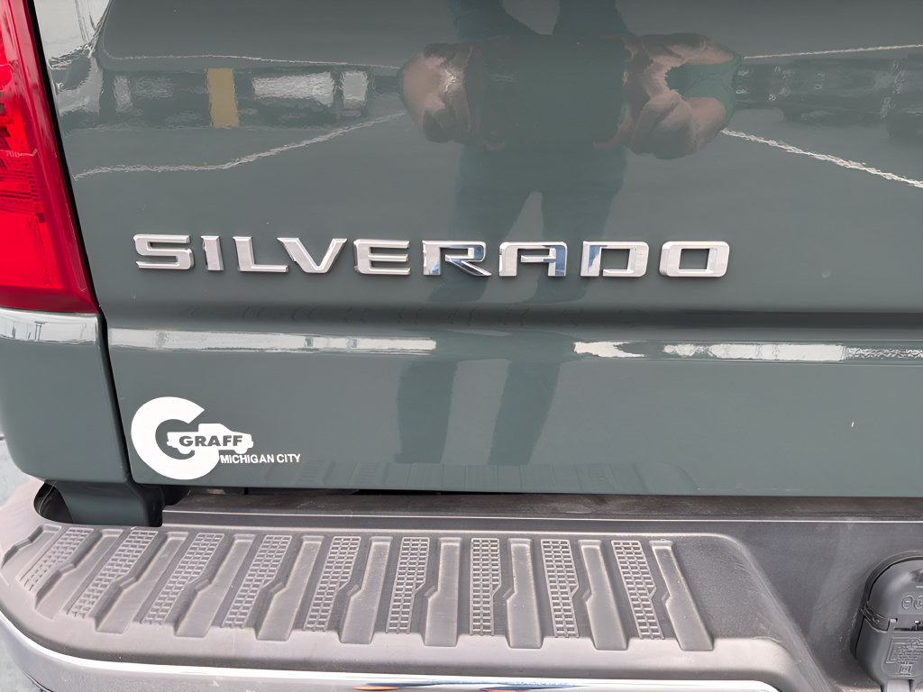 Used 2025 Chevrolet Silverado 1500 LT AWD/4WD image 32