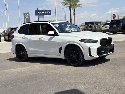 Used 2025 BMW X5 xDrive40i w/ M Sport Package AWD/4WD image 4