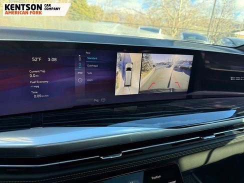 Used 2025 Cadillac Escalade ESV Sport image 32