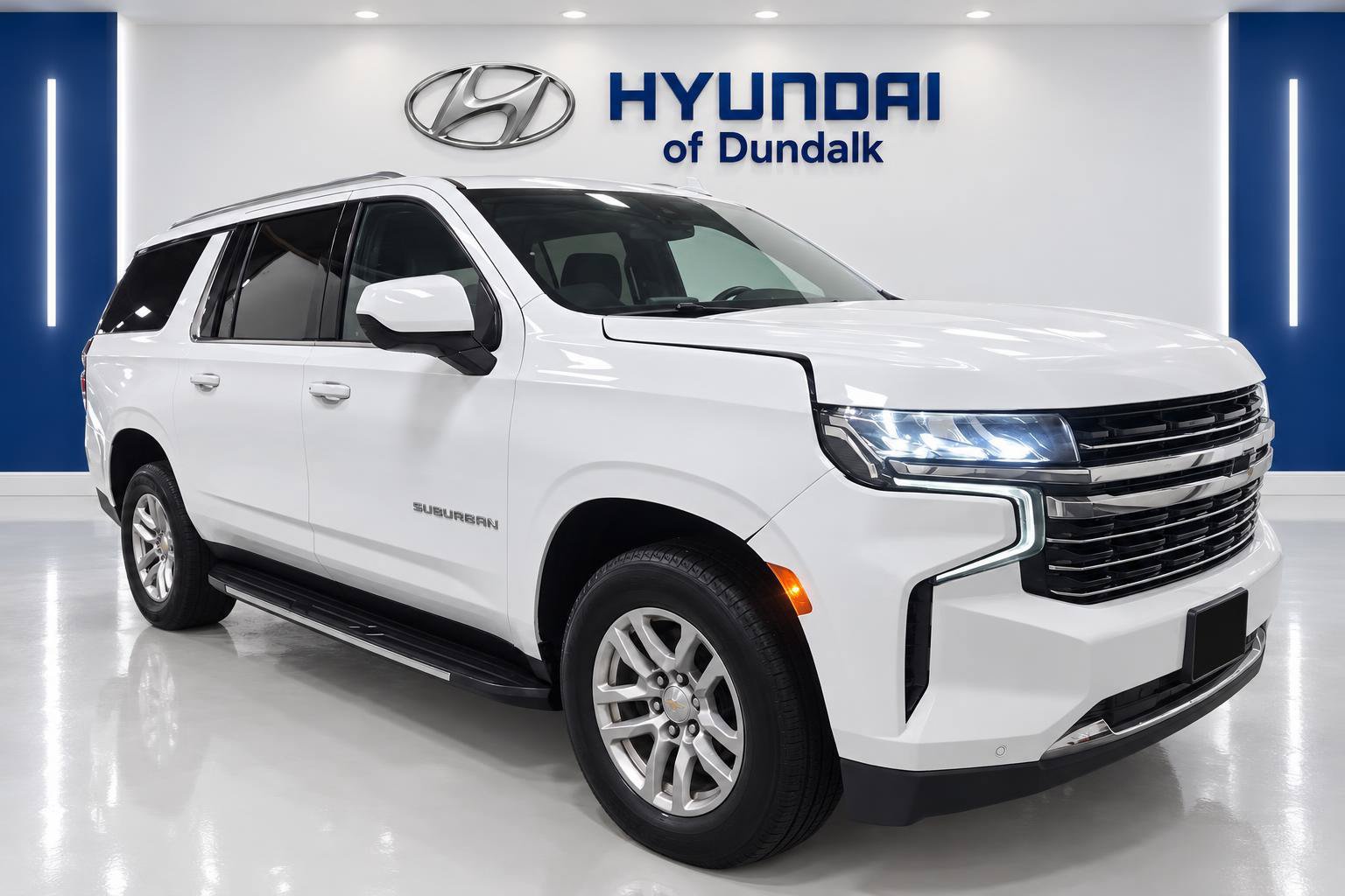 Used 2024 Chevrolet Suburban LT AWD/4WD image 1