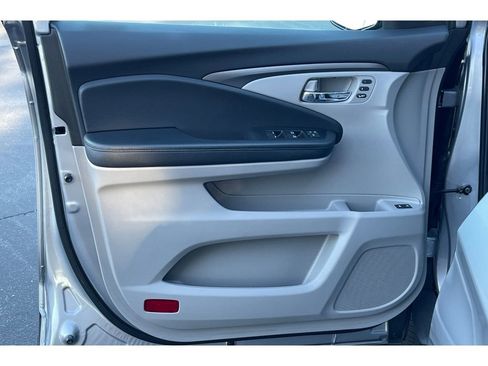 Certified 2022 Honda Pilot Special Edition image 11