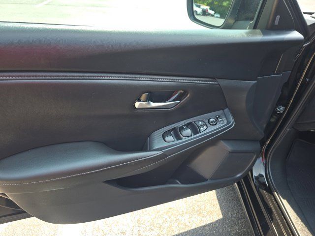 Used 2023 Nissan Sentra SV FWD image 14