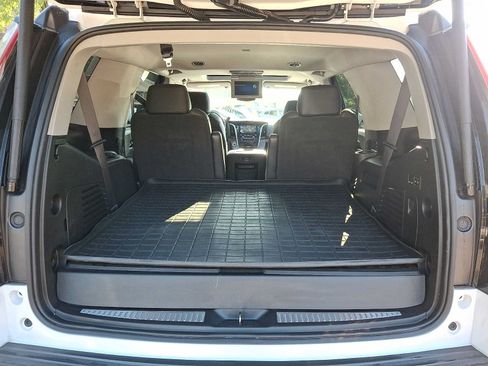 Used 2020 Cadillac Escalade Premium Luxury AWD/4WD image 27