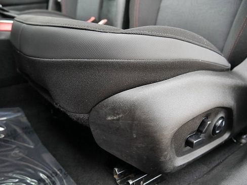 Used 2018 Jeep Renegade Trailhawk w/ Cold Weather Group II image 12