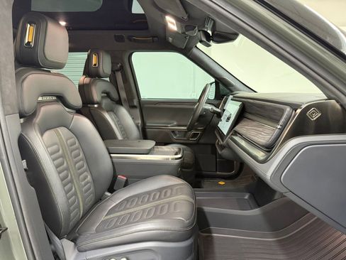 Used 2022 Rivian R1T Launch Edition image 25