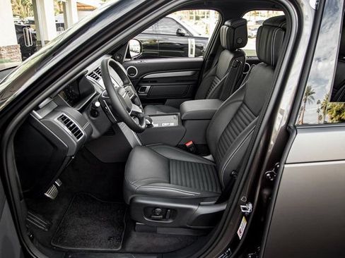 New 2026 Land Rover Discovery Limited Edition AWD/4WD image 14