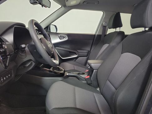 Used 2023 Kia Soul S FWD image 12