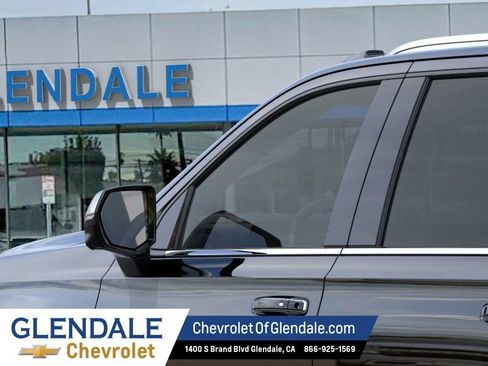 New 2026 Chevrolet Suburban Premier RWD image 12