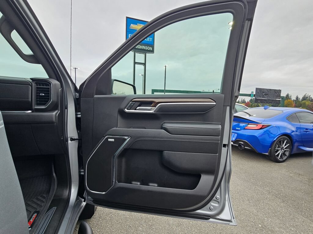 Certified 2024 Chevrolet Silverado 1500 RST w/ Convenience Package II AWD/4WD image 18