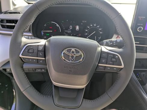 New 2026 Toyota Sienna XLE AWD/4WD image 19