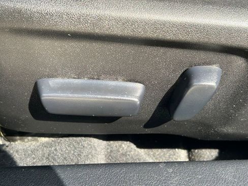 Used 2016 Toyota Camry LE image 21