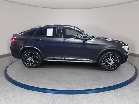 Used 2023 Mercedes-Benz GLC 300 4MATIC Coupe image 5