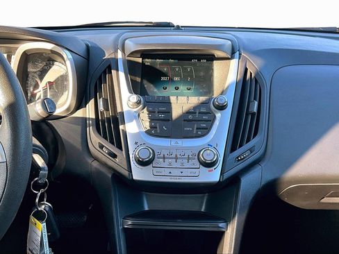 Used 2017 Chevrolet Equinox LS image 6