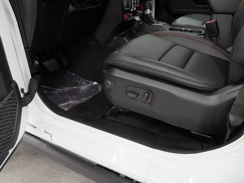 New 2026 Jeep Wrangler Unlimited Rubicon image 29