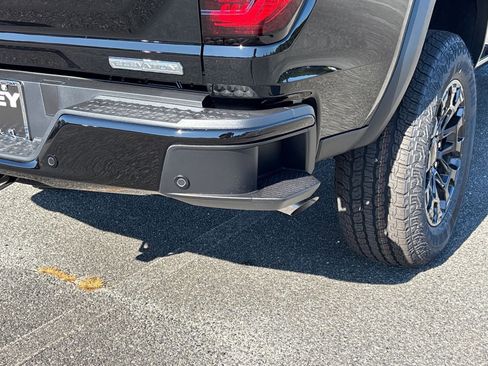 New 2026 GMC Canyon Elevation w/ Convenience Package image 33