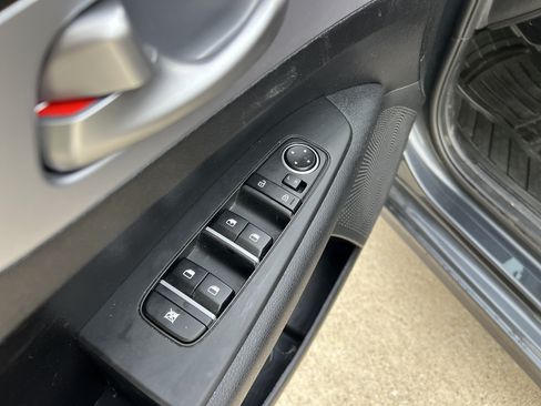 Used 2024 Kia Forte LXS FWD image 13