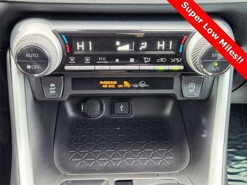 Used 2022 Toyota RAV4 XLE image 15