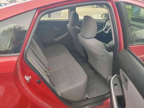 Used 2014 Toyota Prius Five image 12