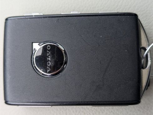 New 2025 Volvo XC40 B5 Plus w/ Climate Package image 30