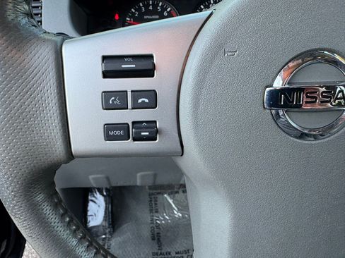 Used 2016 Nissan Frontier SV w/ SV Value Truck Package AWD/4WD image 17